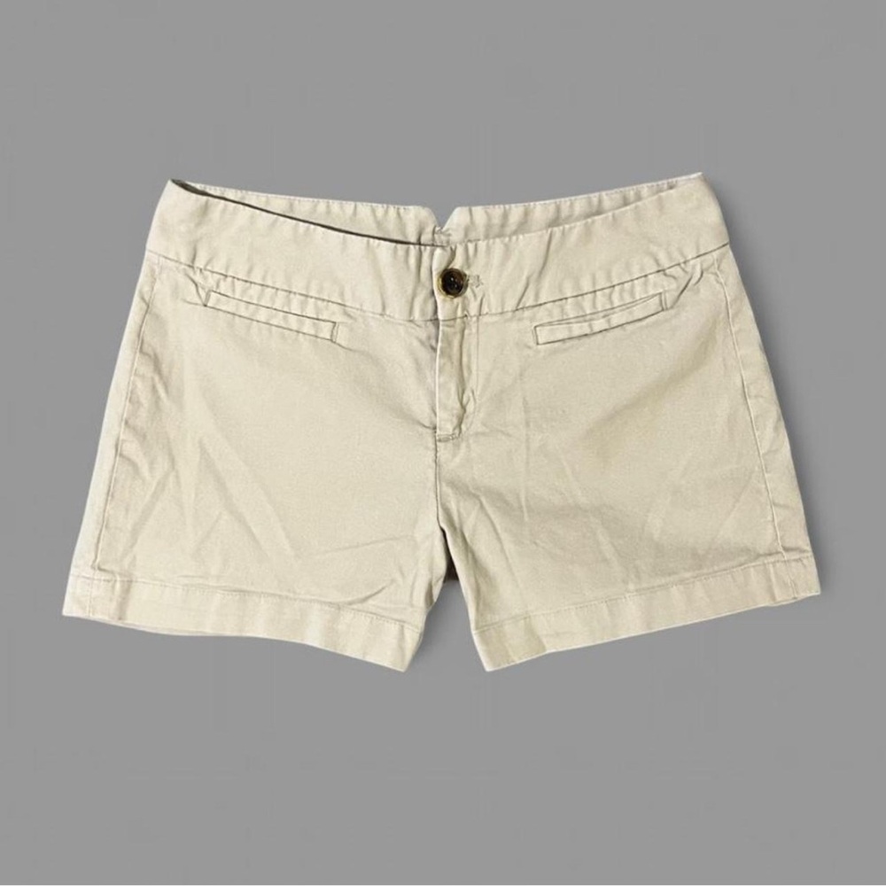 🍌 Banana Republic Khaki Chino Shorts~Women’s Sz 2~Low Rise~V Cutout Detail